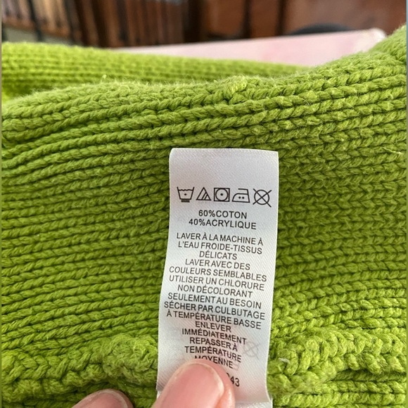 Lillian’s Closet Green Cardigan Sweater with Button Closure and pockets Size 5-6 - Picture 5 of 6
